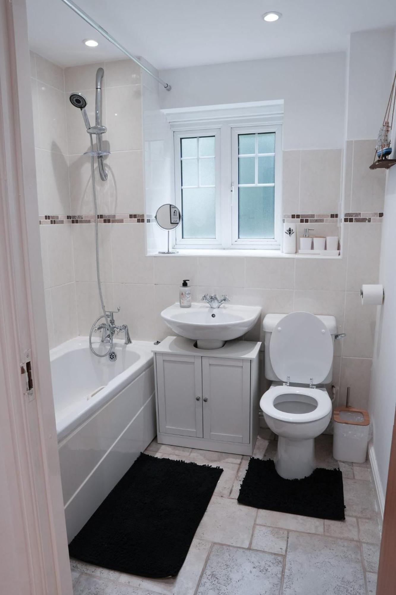Whole 2-Bed Apartment - Contractors, Professionals, Ulez Free, Free Parking, B'Ham City 10Mins Birmingham Kültér fotó