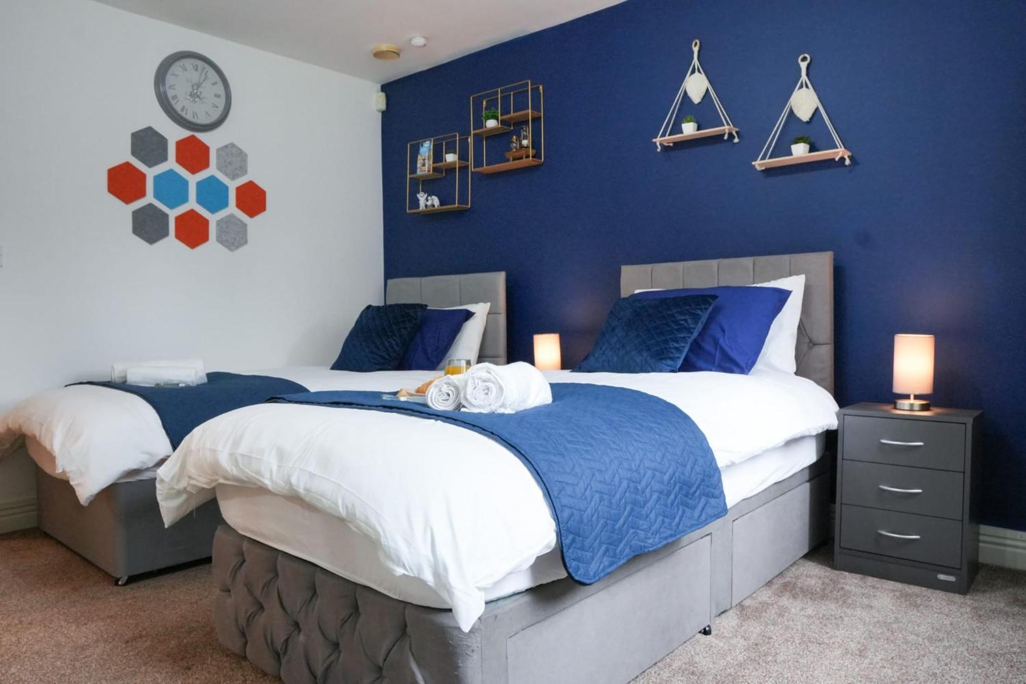 Whole 2-Bed Apartment - Contractors, Professionals, Ulez Free, Free Parking, B'Ham City 10Mins Birmingham Kültér fotó