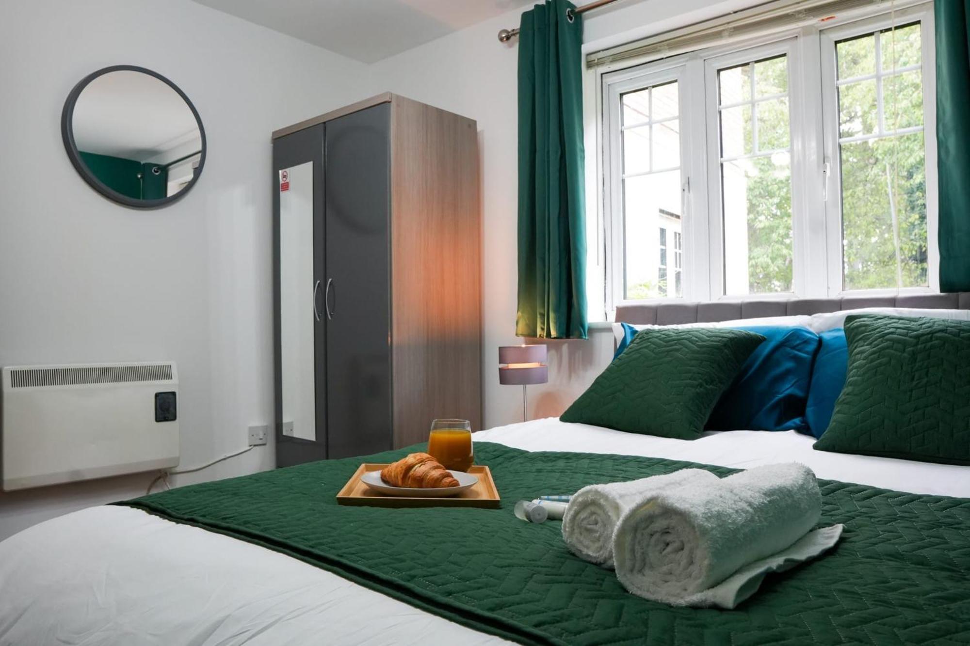 Whole 2-Bed Apartment - Contractors, Professionals, Ulez Free, Free Parking, B'Ham City 10Mins Birmingham Kültér fotó